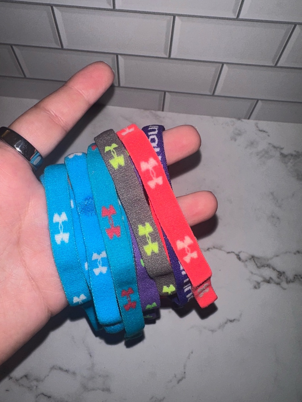 Under Armour No-Slip Headbands set of 10 - Picture 3 of 4